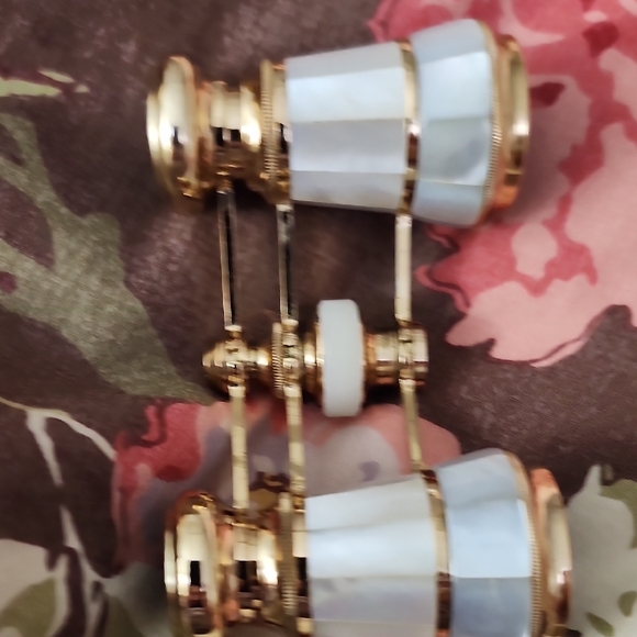 Elegant Gold Opera Glasses - Picture 5 of 12